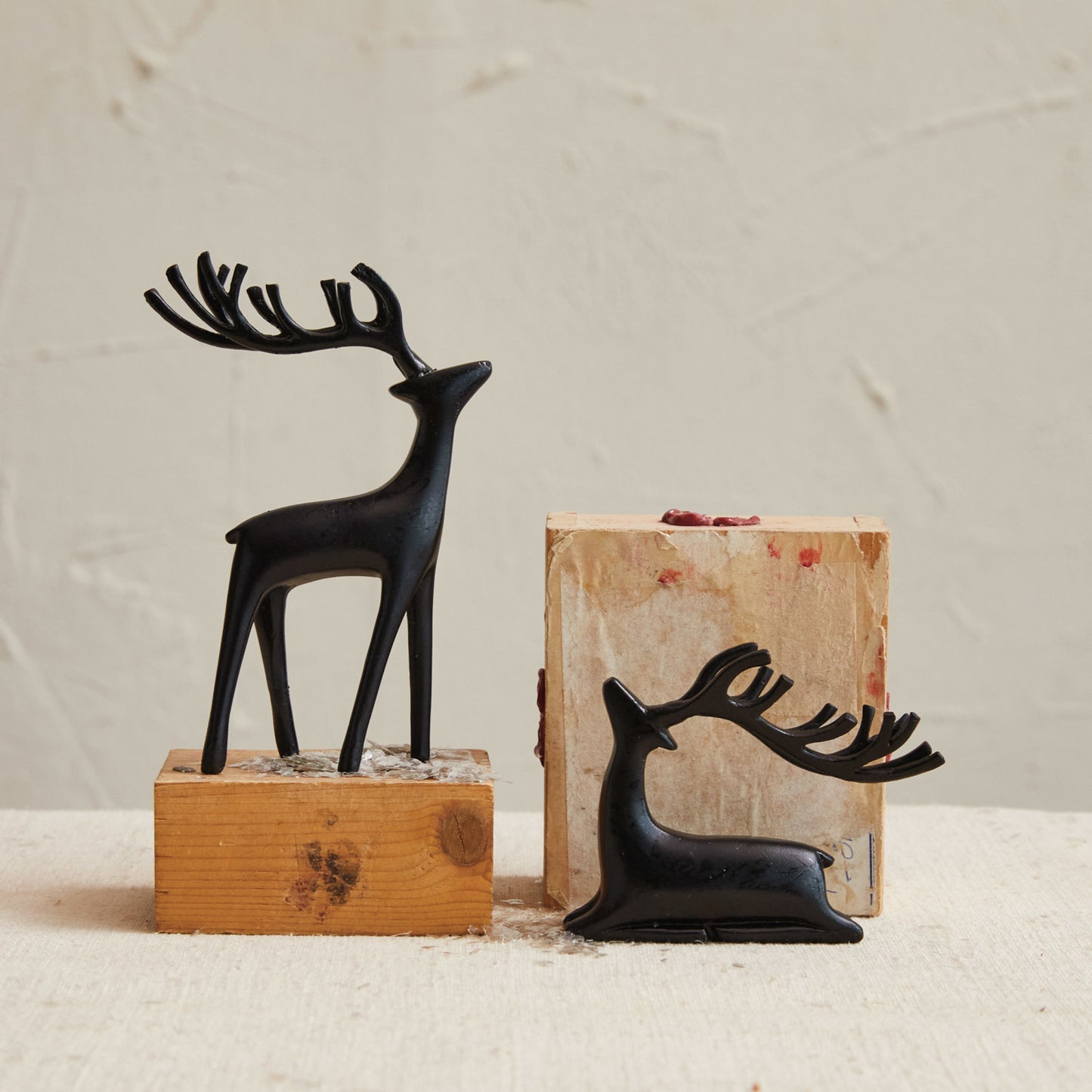 Sitting Reindeer, Black
